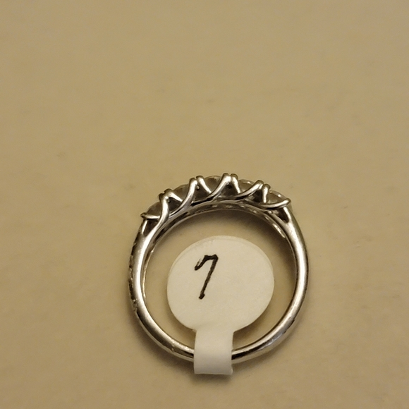 Sterling silver cz size 7 - Picture 2 of 2